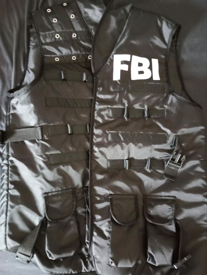 FBI Weste(Kostüm) in Düsseldorf