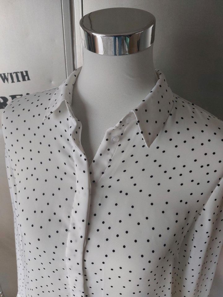 H&M - schöne elegante Bluse - weiß - Gr. 36 in Anröchte