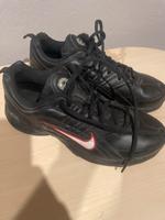 Nike Air Dart Gr. 39 Damenschuhe Sneaker Leder Rheinland-Pfalz - Neuwied Vorschau