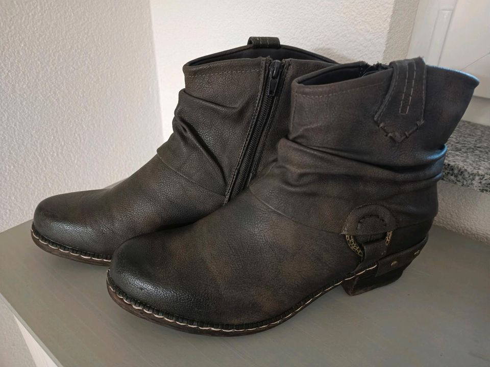 Stiefeletten Rieker 41 gefüttert NEU in Schwendi