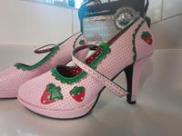 Rockabilly Vintage 50er Style Motto Erdbeeren Pumps gr.39 Hessen - Alsfeld Vorschau