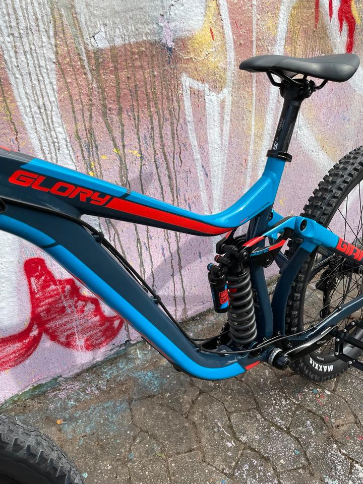 Giant Glory L Mullet 29/27,5Zoll  FOX Downhill Rad Neuaufbau in Wiesbaden