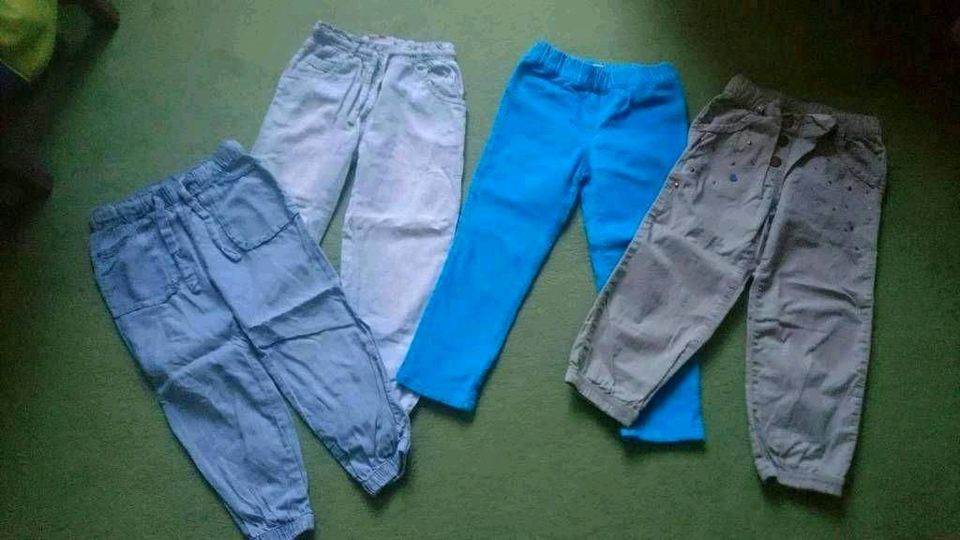 18 Jeans, Cordhosen, Stoffhosen, Gr. 98/104, sehr guter Zustand in Berlin