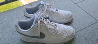 Nike Turnschuhe Sneaker weiß  Größe 44 Bayern - Geisenhausen Vorschau