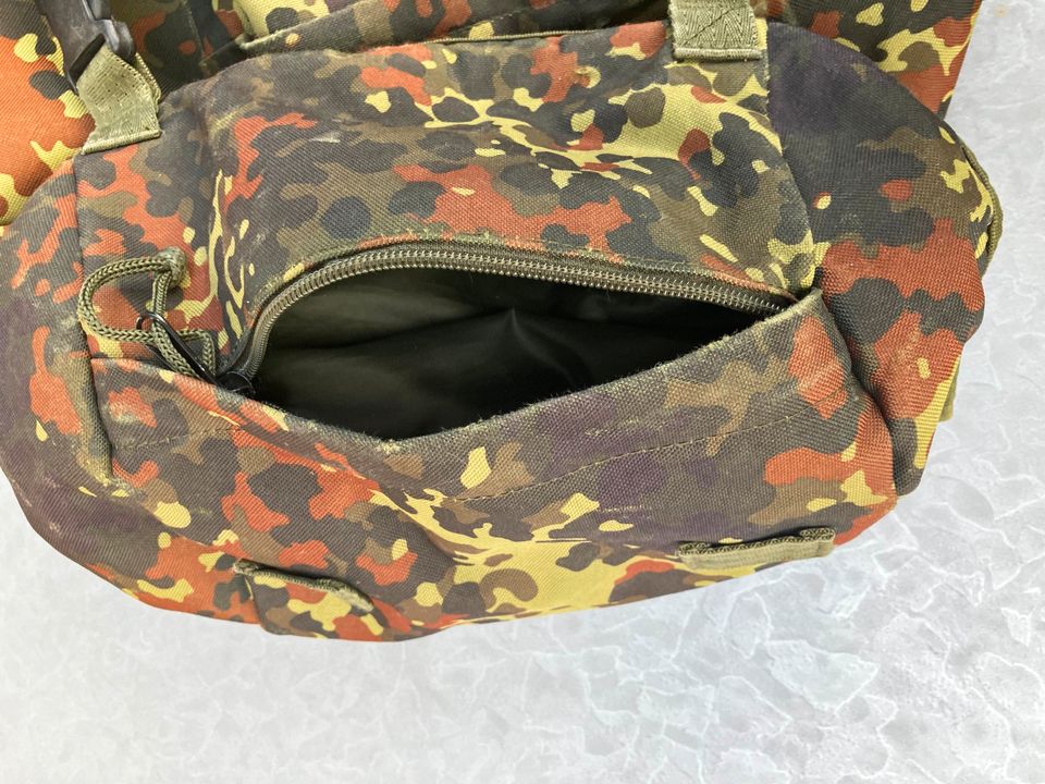 Tourenrucksack Rucksack im Bundeswehr Flecktarn reparaturbedürfti in Kaufering