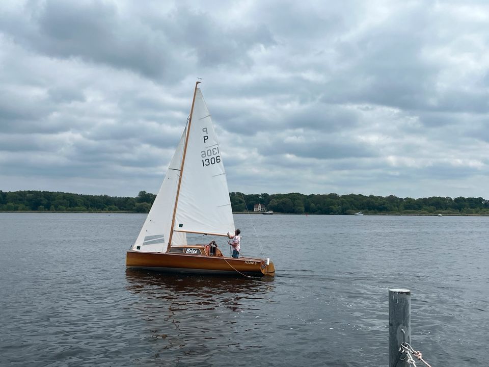 15 er Jollenkreuzer  Ernst - Riss in Ludwigsfelde