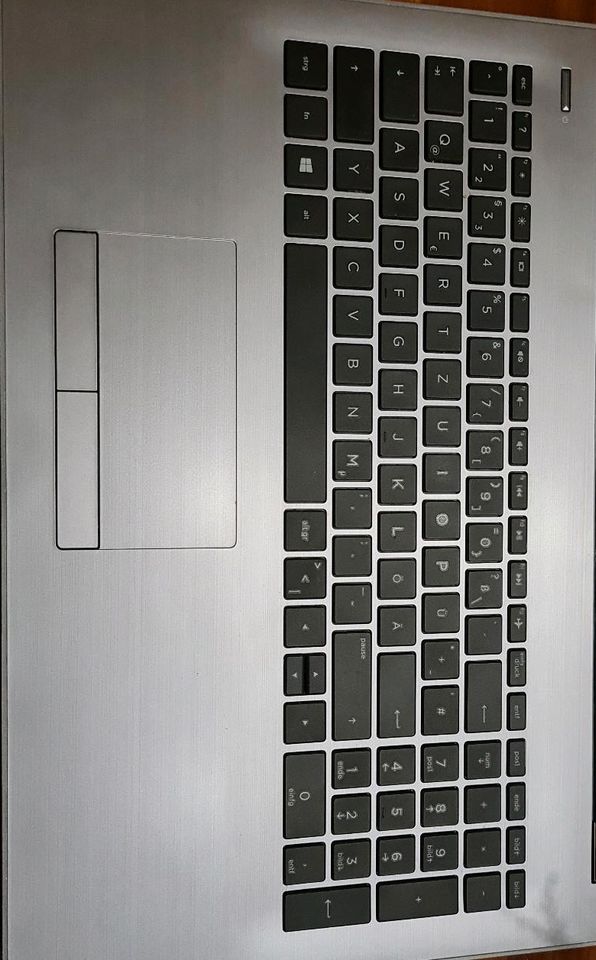 HP Laptop 15,6 Zoll 1 TB HDD 8GB RAM in Weißenbrunn Kreis Kronach