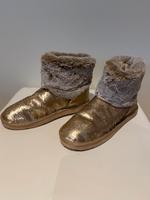 H&M: goldene Boots mit Pailletten und Fakefur, Gr. 38/39 Findorff - Findorff-Bürgerweide Vorschau
