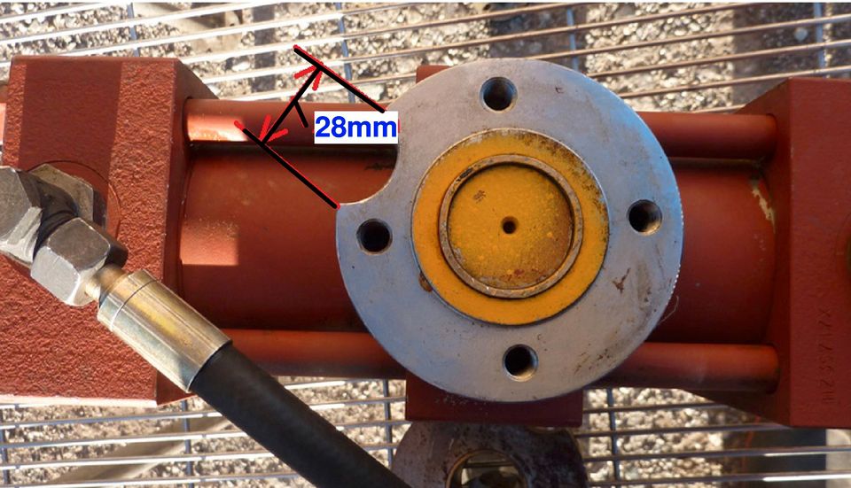 Hydraulikzylinder  80/35 200 Hub Schwenkzyl. mit Gelenkkopf, 27Kg in Ravensburg