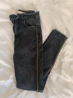Dunkelgraue High Waist Skinny Jeans mit goldenem Zierstreifen Niedersachsen - Osterholz-Scharmbeck Vorschau