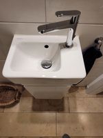 kleines GEBERIT Handwaschbecken mit passendem Unterschrank Nordrhein-Westfalen - Troisdorf Vorschau