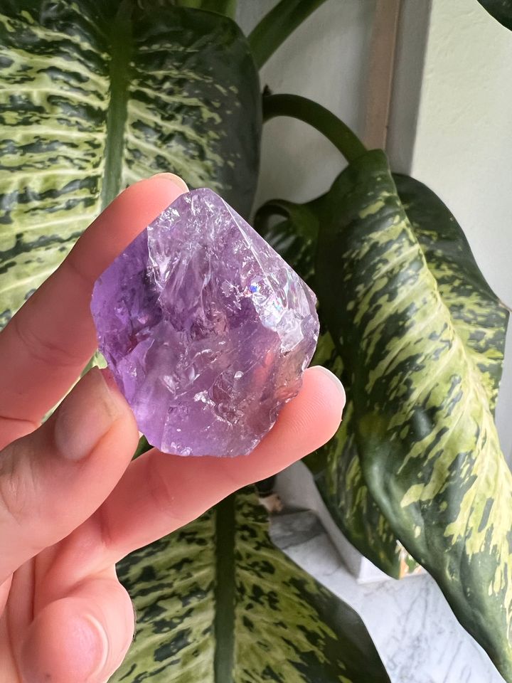 Wunderschöne Amethyst Spitze voll mit Regenbögen in Gemmingen