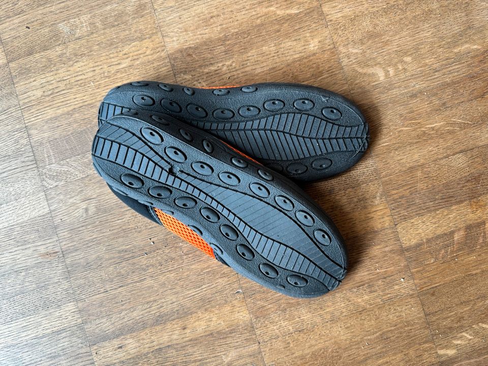 Beko Badeschuhe Gr. 37 - schwarz orange- top in Köln