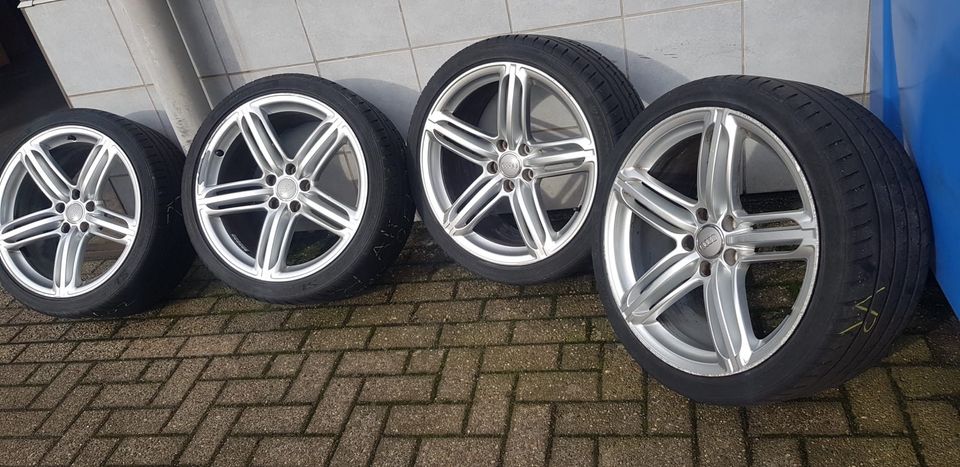 4x Originale Alufelgen für Audi A6 mit Reifen in Velbert