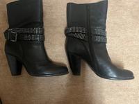 Schicke Stiefelette, Leder, schwarz, Gr. 40. Absatz, neuwertig Baden-Württemberg - Kirchardt Vorschau