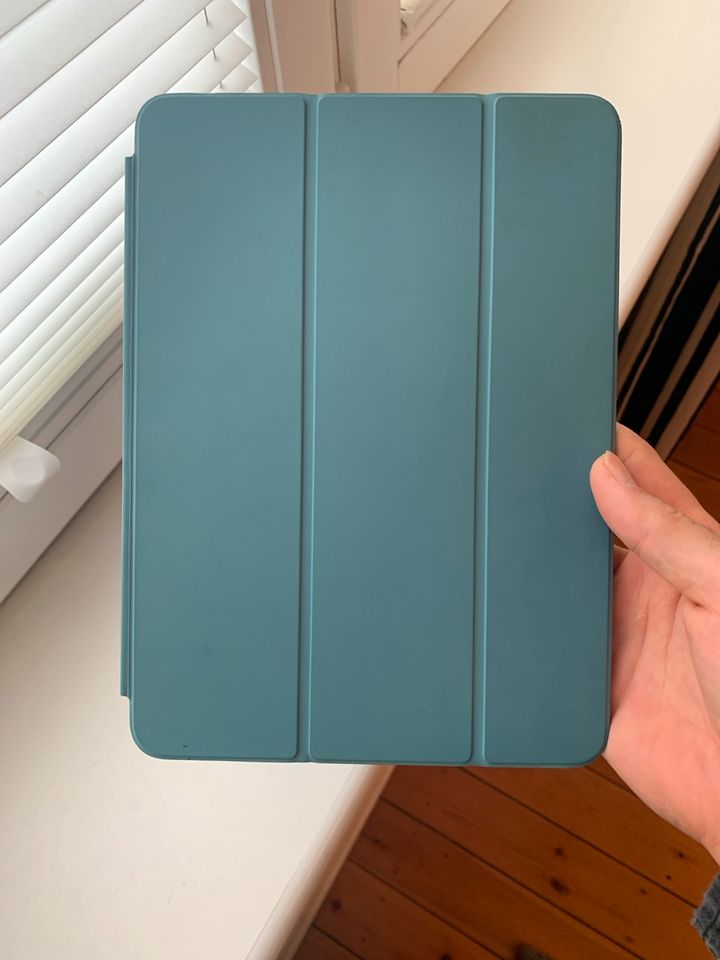 Apple Smart Folio iPad Pro 11-Inch case in Hamburg