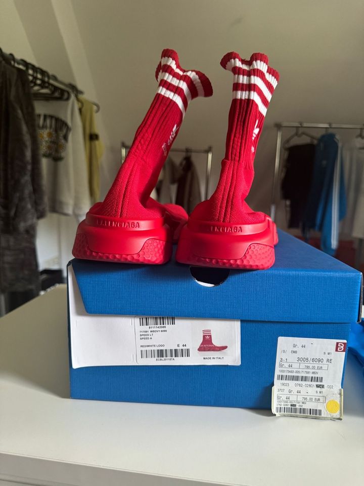 Balenciaga x Adidas Speed Trainer Rot - EU 44 / US 10 in Düsseldorf