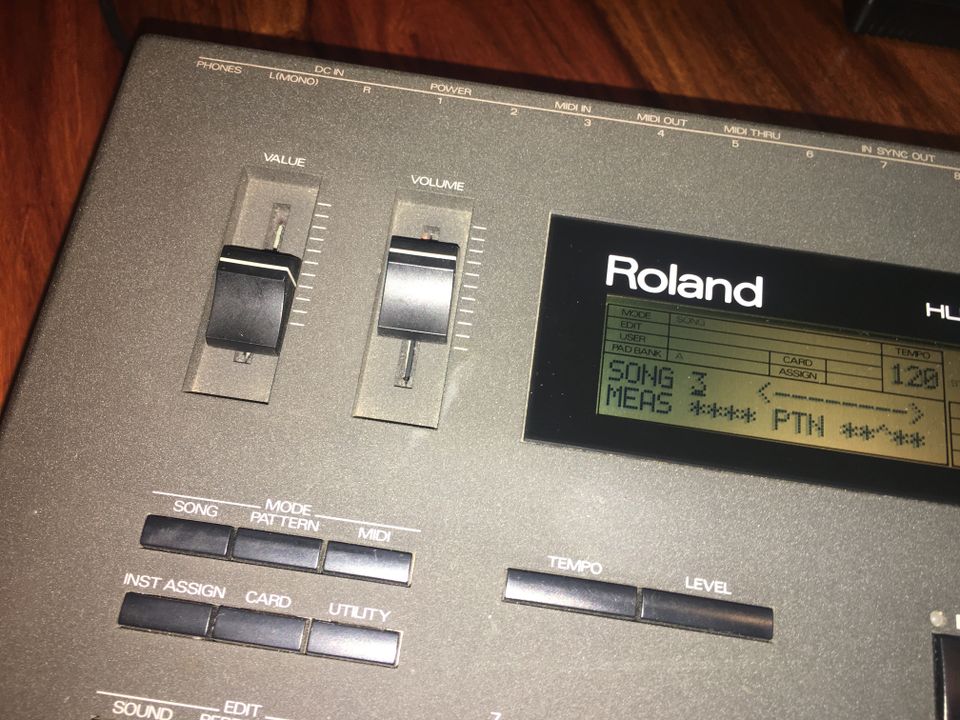 Gepflegter Roland R8 Drumcomputer TOPZUSTAND!! in Hamburg