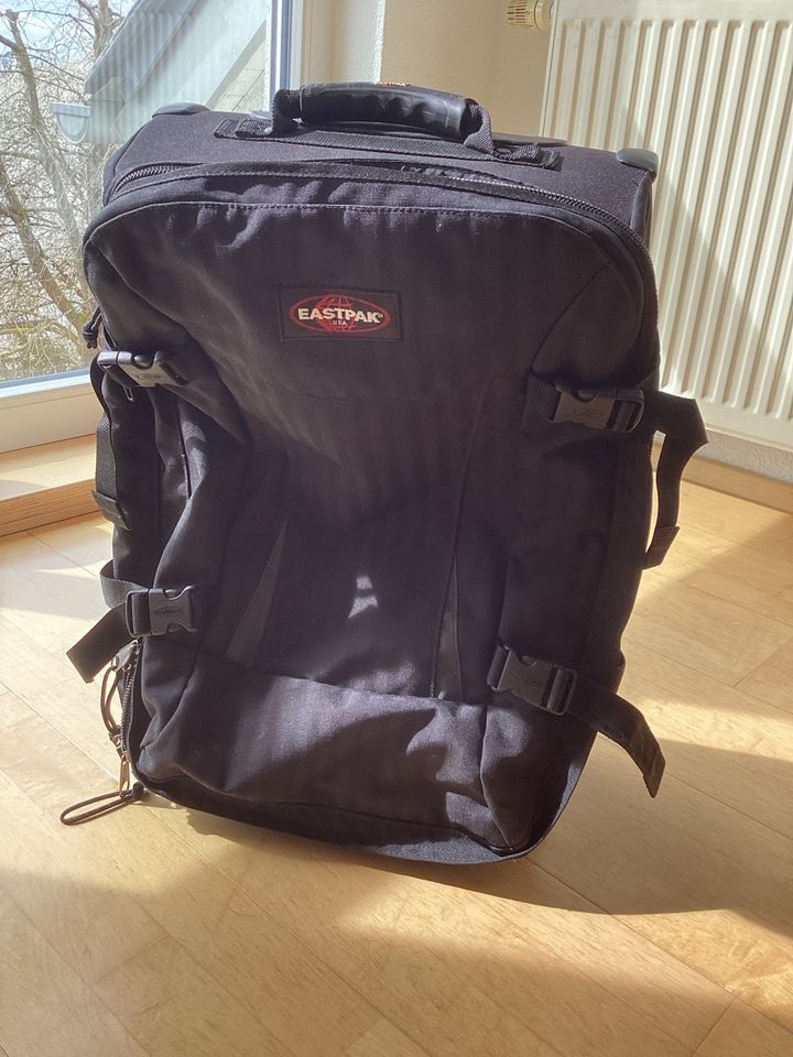 STRAPVERZ S von EASTPAK Handgepäck-Koffer & Rucksack 2in1 in Markdorf