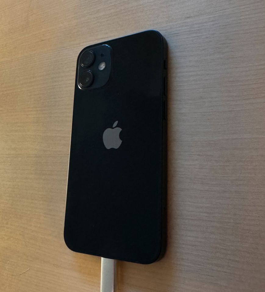 iPhone 12 mini schwarz 64 GB in München