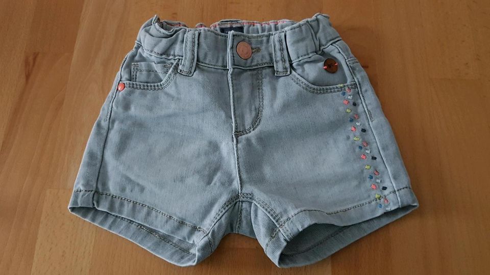 Jeans Shorts Gr 80 von face baby zu verkaufen in Holzminden