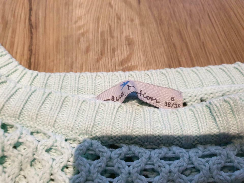 Pullover Lochmuster 36 S neuwertig blau mintgrün rosa/pink in Neunburg