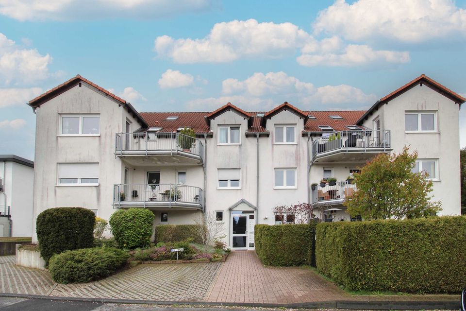 Sofort wohlfühlen: 3-Zi.-Dachgeschosswhg. mit Dachterrasse, Balkon und Garage in Lennep in Remscheid