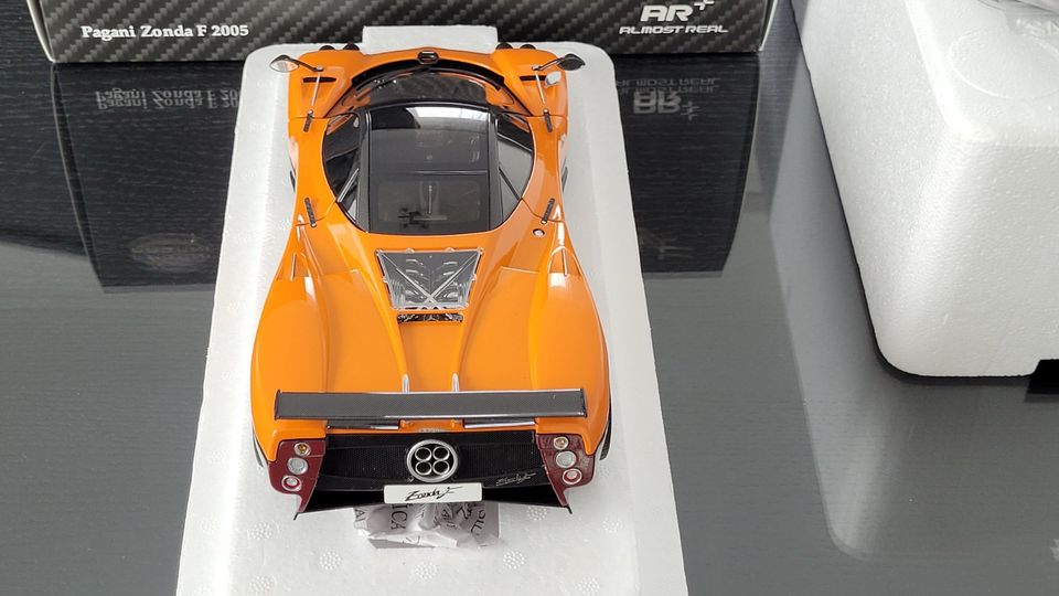 1:18 Pagani Zonda F 2005 arancio st. tropez carbon Almost Real in Katzenelnbogen