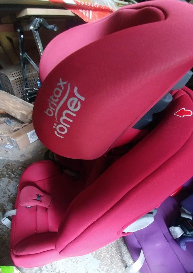 Kindersitz von Römer Britax mit Isofix in Deesen