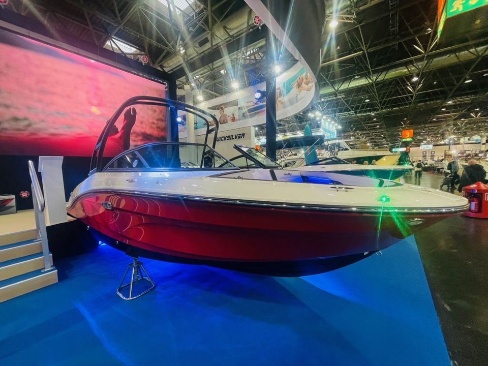 Sea Ray 210 SPX 2024 NEUES MODELL JETZT BESTELLEN FÜR 2024 in Berlin