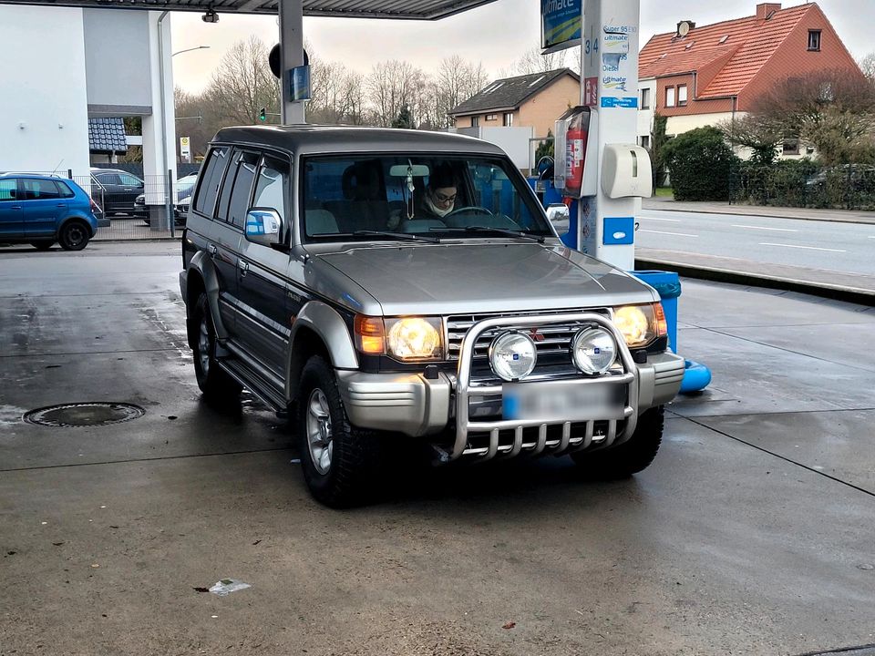 Mitsubishi Pajero V20 American Dream 3000-24V ECI in Schiffdorf