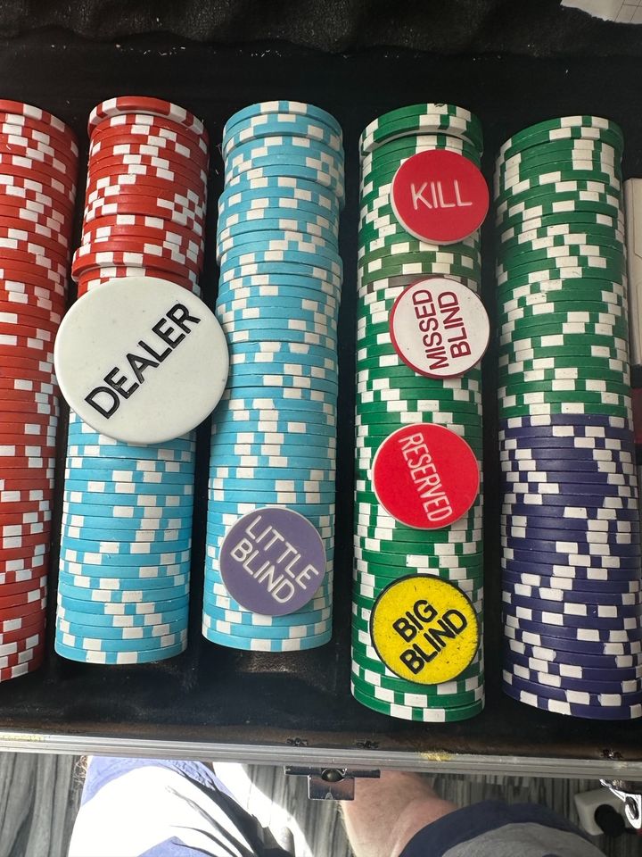 Pokerkoffer 5-10000, 13,3g je Chip 480 Stk insgesamt in Friedrichshafen