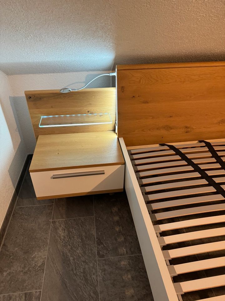 ***SCHLAFZIMMERBETT mit Lattenrost INKL. KOMMODE//WIE NEU*** in Achern