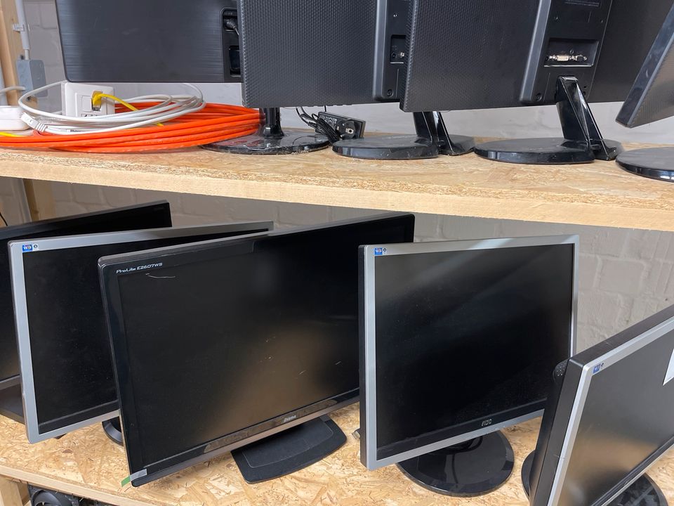 4 Laptops 14 Monitore 24-26Zoll 2 Fujitsu mini PC in Hamm