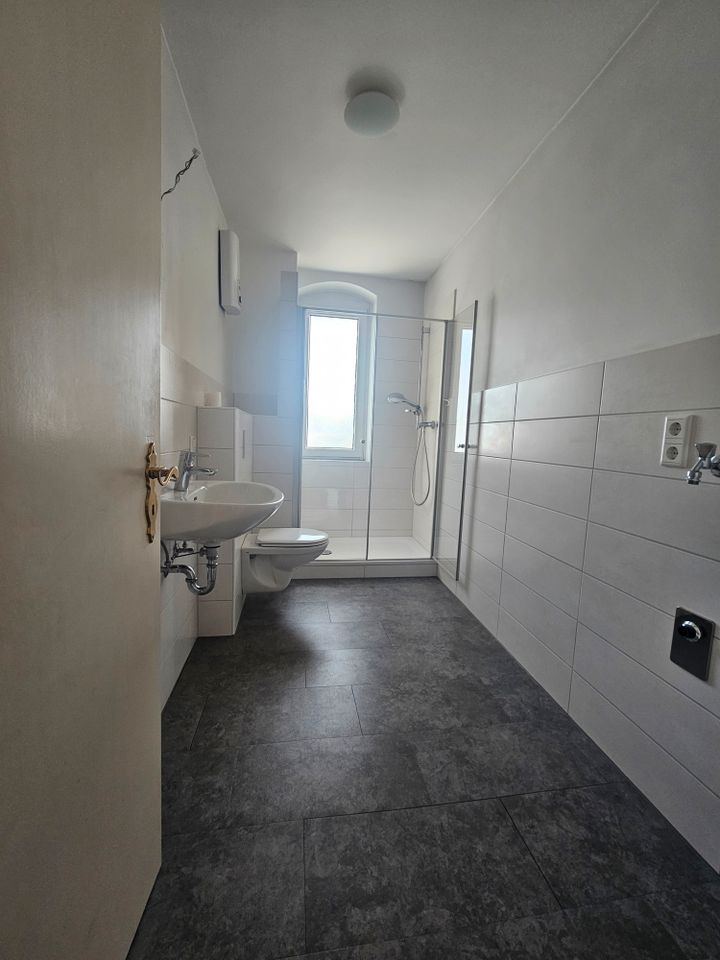 4 Zimmer Wohnung Hessisch Lichtenau, zentrale Lage mit Küche in Hessisch Lichtenau