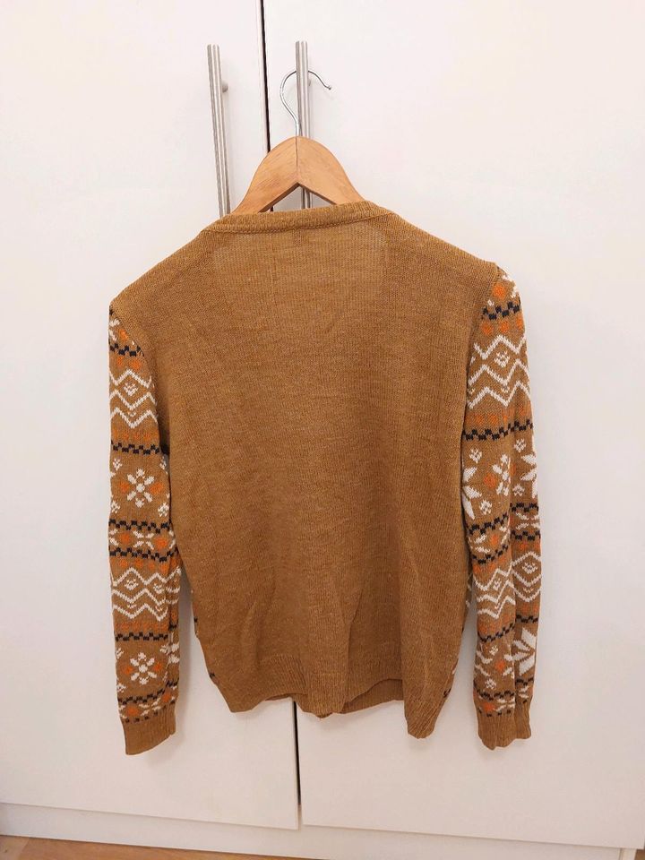 Brauner Pullover aus Acryl, 40 in Berlin