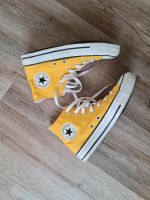 Chucks All Stars Schuhe Gr.37.5 Orginal aus USA gelb fast Neu Hessen - Rödermark Vorschau