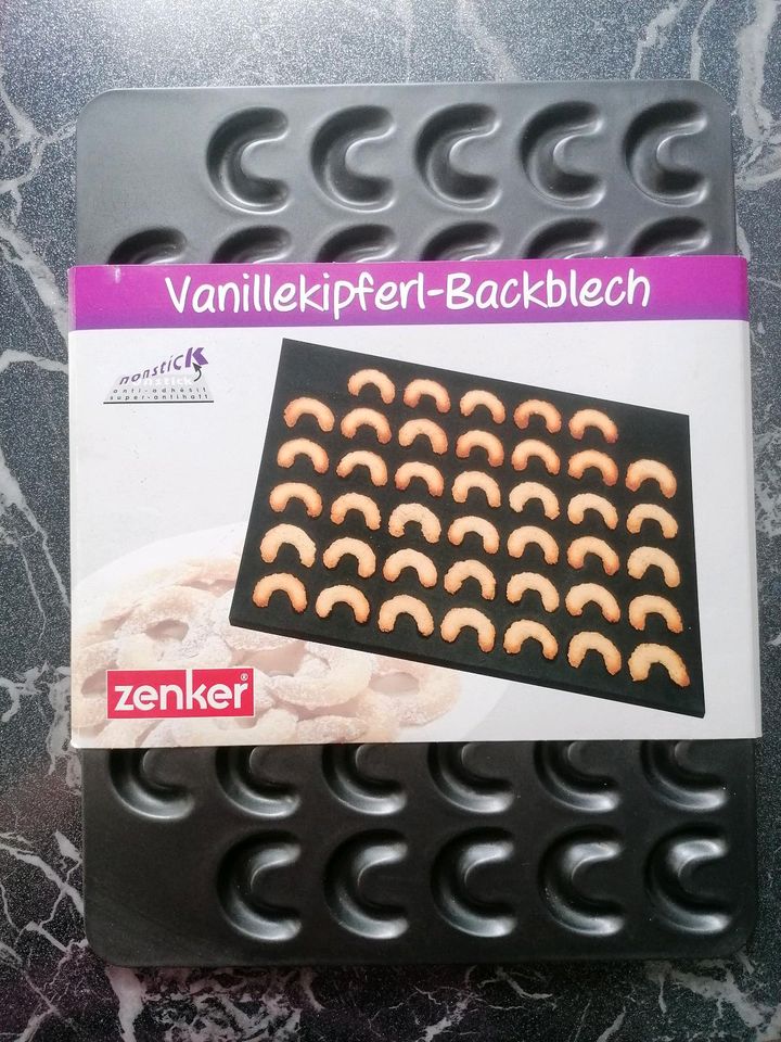 Backblech für Vanillekipferl in Dittelsheim-Heßloch