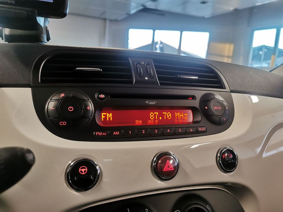 Fiat 500 Cabrio Lounge *Klima + Navi + Bluetooth in Friedberg (Hessen)