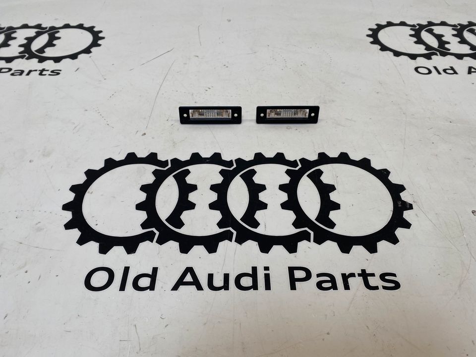 NEU Original NOS Kennzeichenleuchten Audi RS2 Avant in Bredstedt