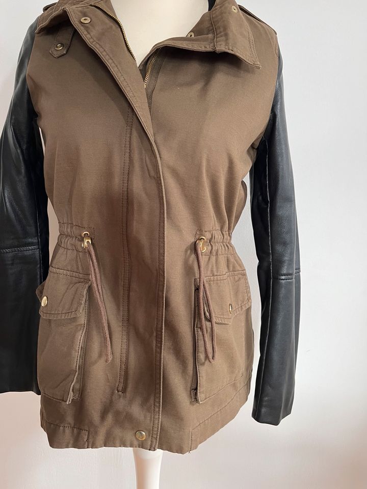 • Übergangsjacke H&M Damen khaki • in Mellrichstadt