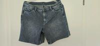 C&A Damen Bermuda Gr 42 Jeans blau weiß gestreift Nordrhein-Westfalen - Porta Westfalica Vorschau