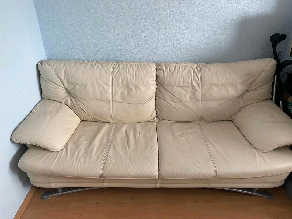 Couch 2 Sitzer Leder in Berlin