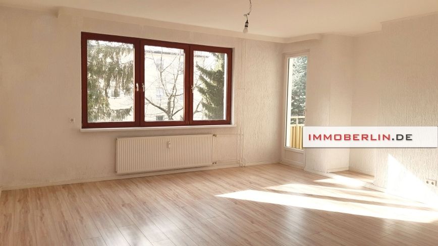 IMMOBERLIN.DE - Optimal im Ortskern positionierte Wohnung mit Südwestloggia in Berlin
