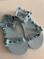 Sandalen mit Straßsteinen/Nieten Berlin - Reinickendorf Vorschau