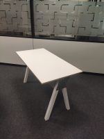 Tisch mit weißer Tischplatte Berlin - Mitte Vorschau