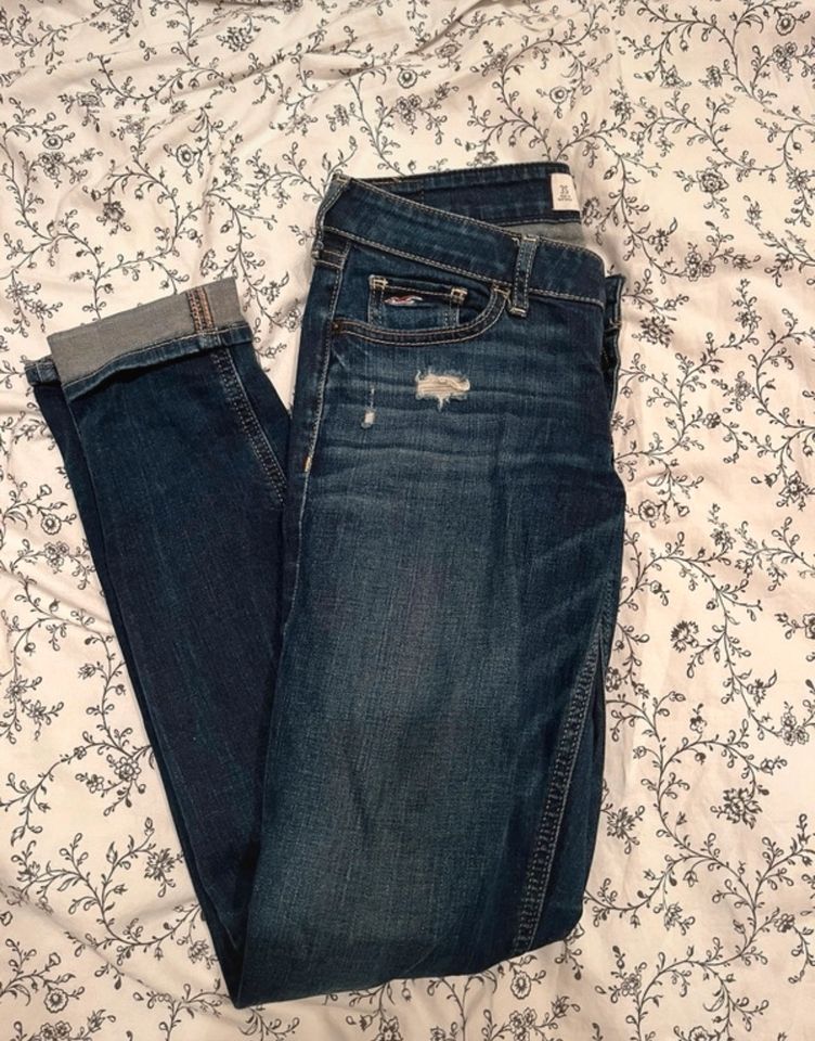 Hollister boyfriend jeans 3S W26 L29 in Jena