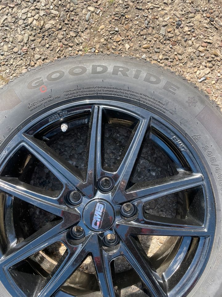 Ganzjahresräder Reifen auf Felgen 205/60 R16 96V auf CMS 6.5 J*16 in Bleckede