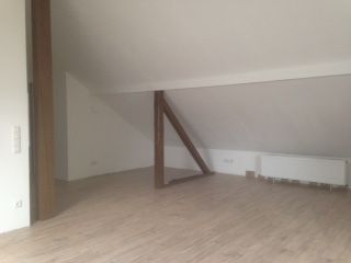 Dachgeschosswohnung mit Küche zu vermieten in Hahn bei Marienberg