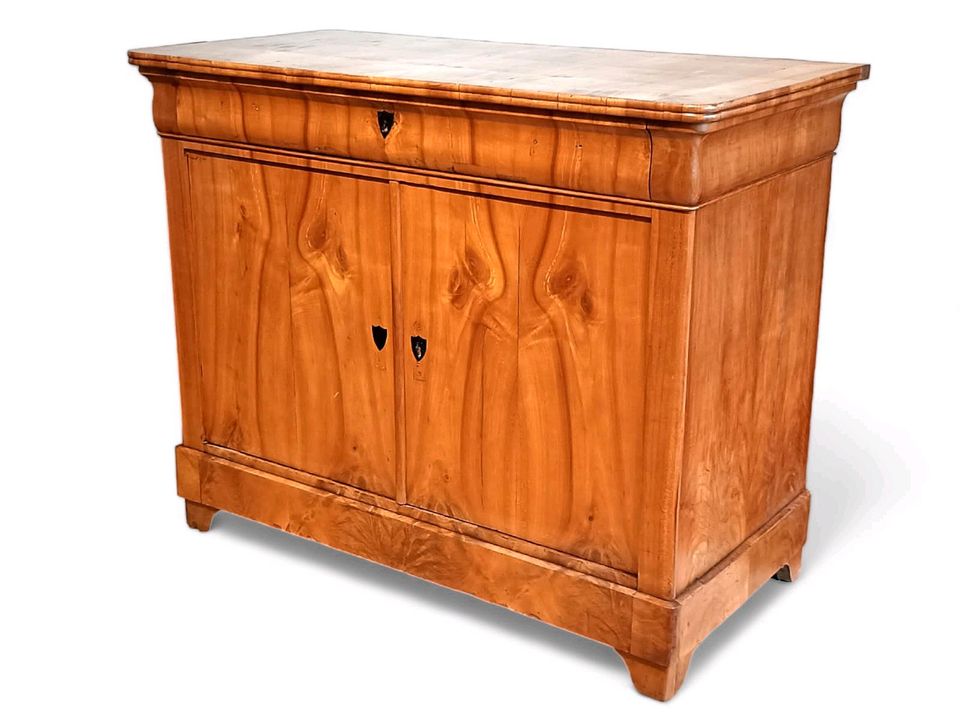 BIEDERMEIER KIRSCHBAUM  KOMMODE, HALBSCHRANK   Deutsch, um 1850 in Remscheid